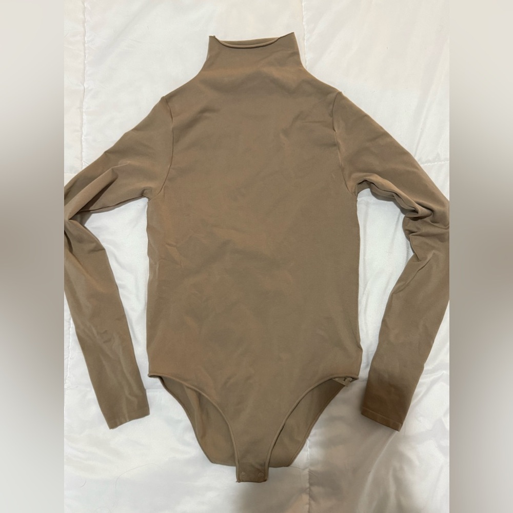 SKIMS mock neck bodysuit Size small/medium